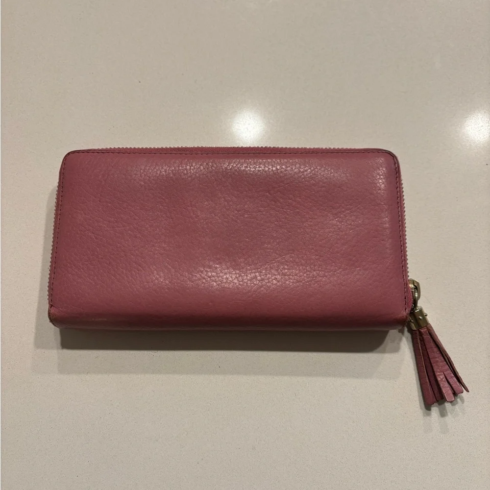 Gucci GG Soho Mauve Leather Zip Wallet with Tassel - Picture 5 of 16
